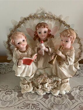 Eleco Fiber Optic Angel Figurine lights up and plays music 20th century